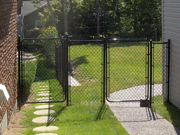 This is a black coated single leaf gate used as residential gate.
